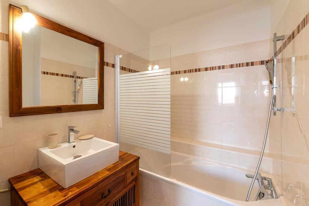 Ravissante Maison 3* Avec Jacuzzi Proche Lac بيسكاروس المظهر الخارجي الصورة